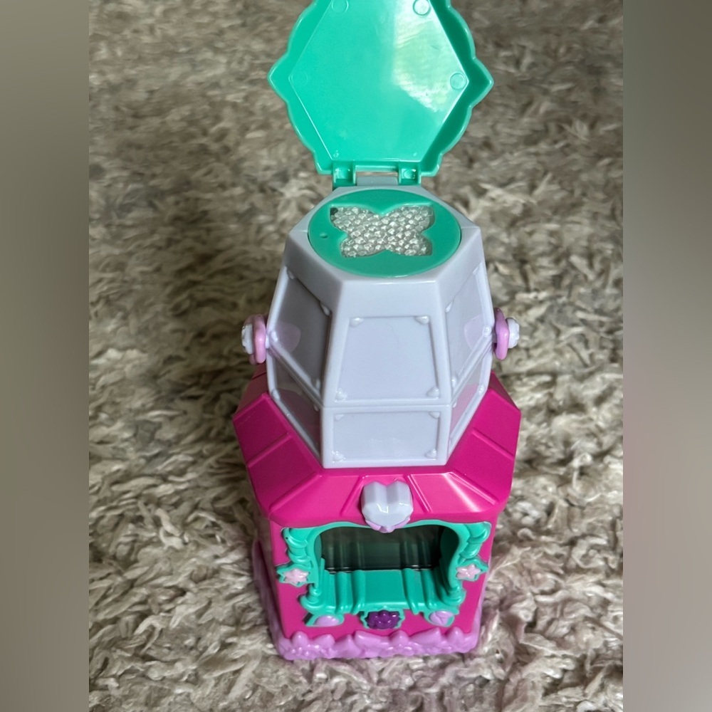 Got 2 Glow Fairy Pet Finder Interactive Lantern Toy Lights Sounds WowWee 2021 - Picture 3 of 9